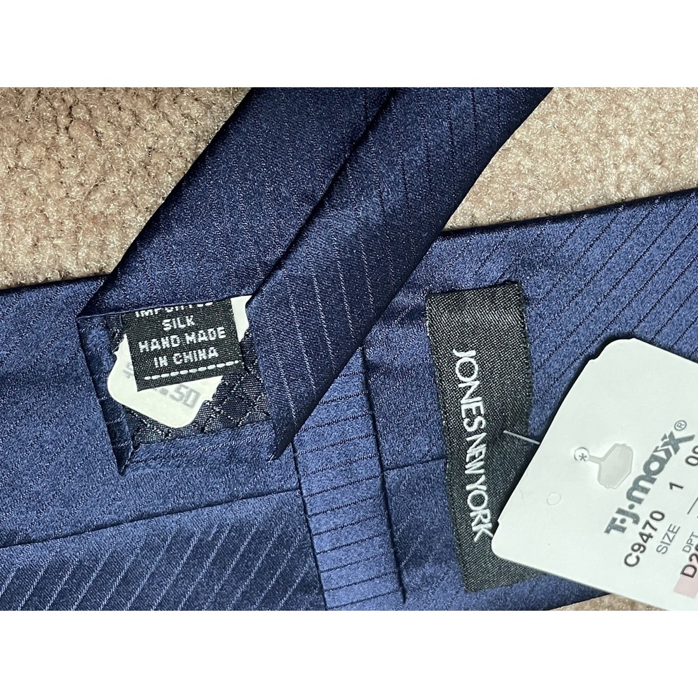 Jones‎ New York Blue White Stripes Men's 100% Imported Silk Tie 3.5"